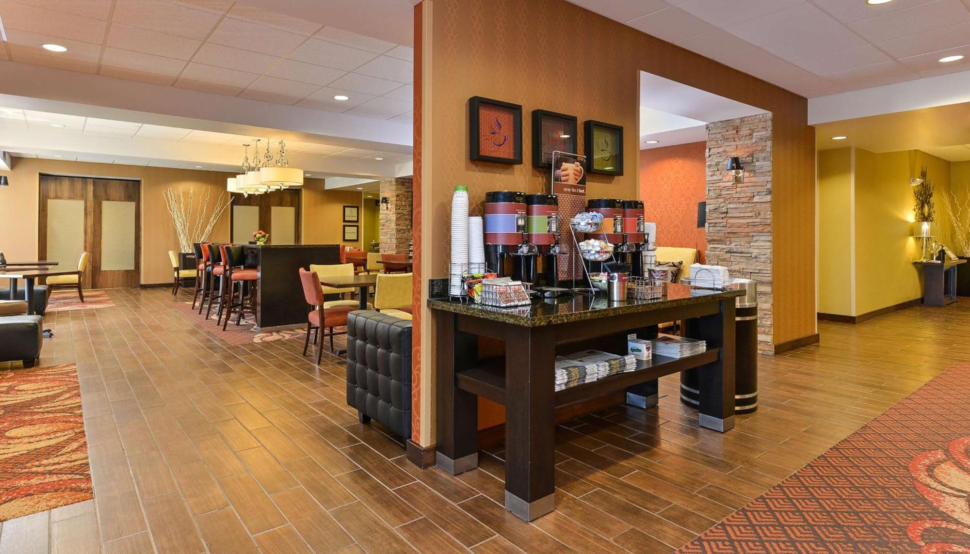 Hampton Inn Clinton Экстерьер фото