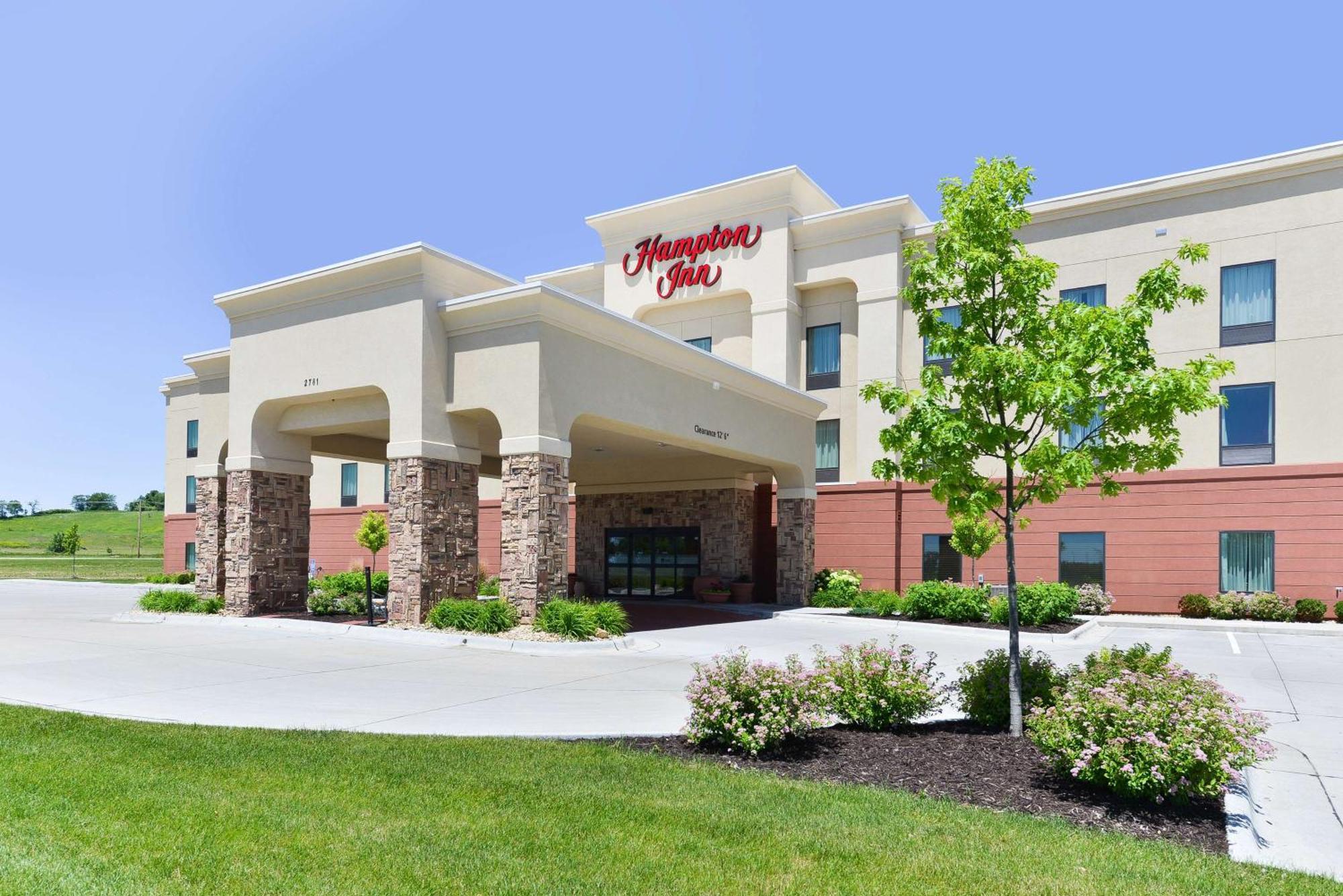 Hampton Inn Clinton Экстерьер фото